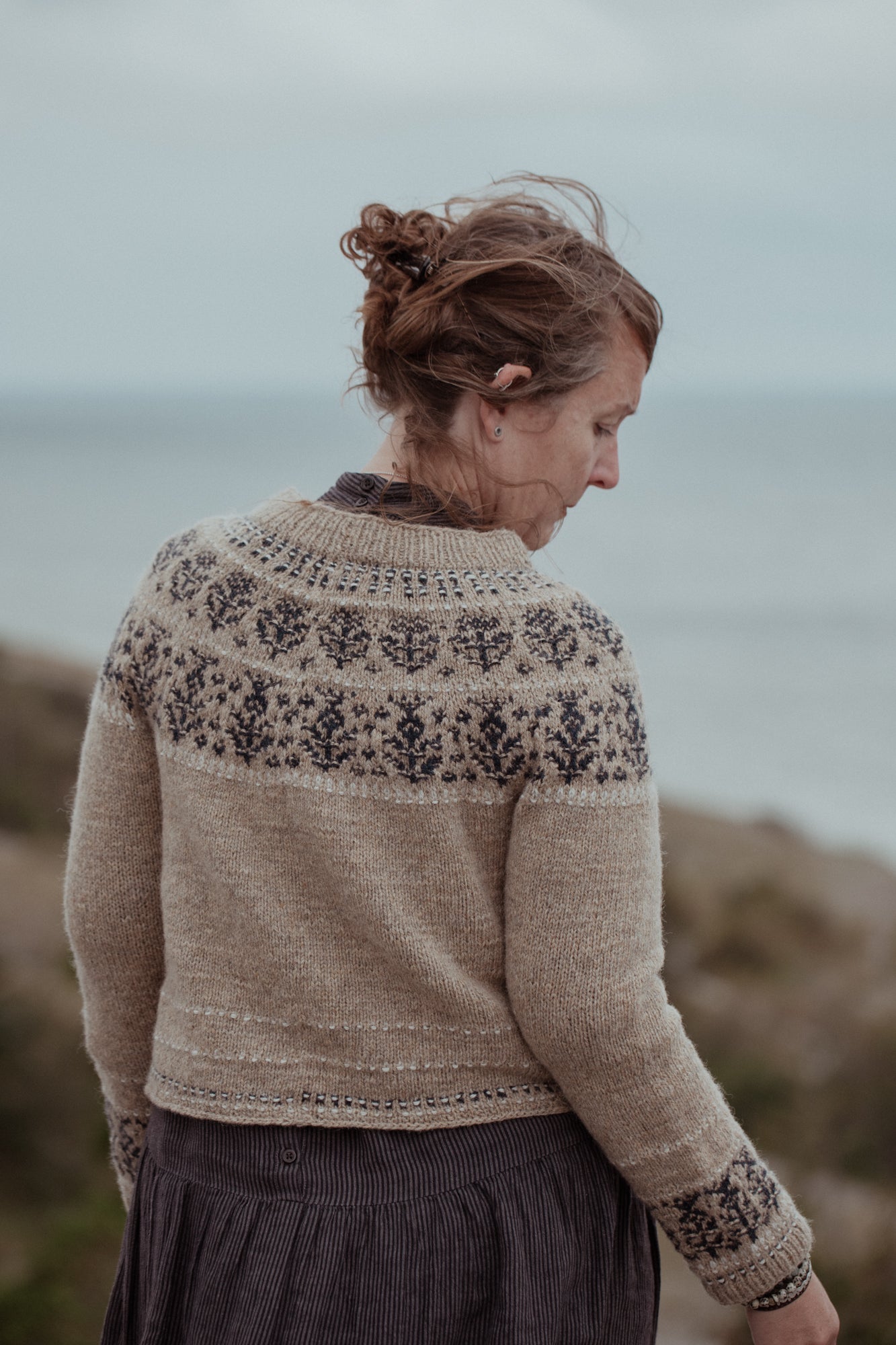The Island and the Forest: A Knitted Correspondence